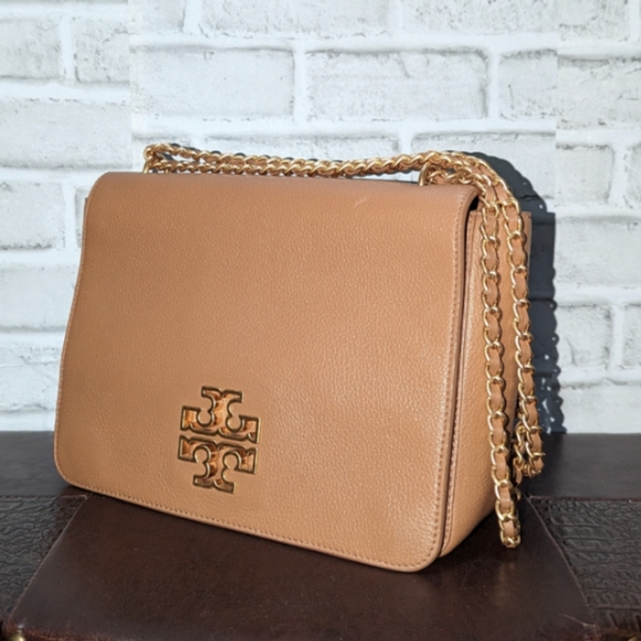 Tory Burch Britten Large Adjustable Shoulder Bag in Bark Leather, Logo - Picture 4 of 16